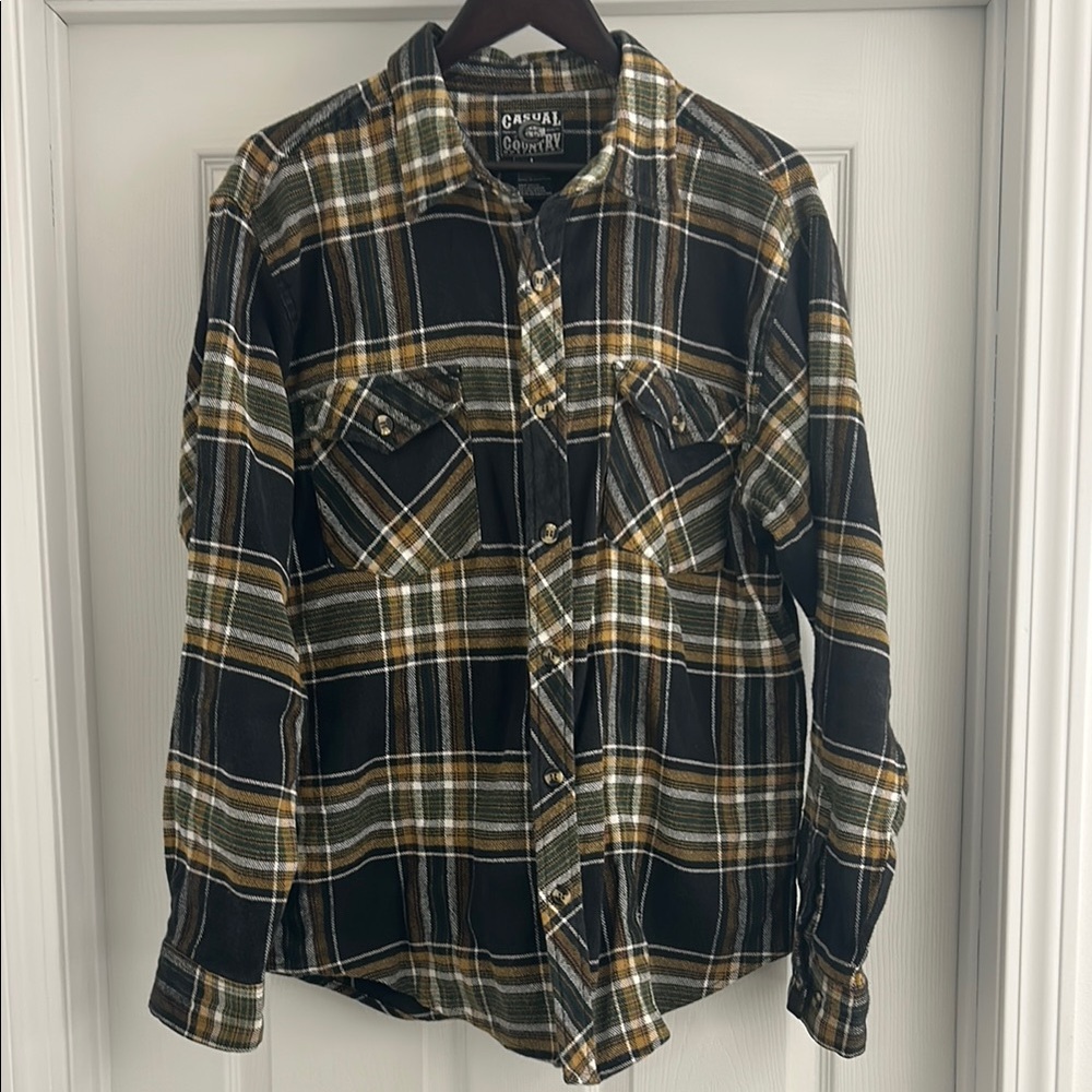 Men’s Plaid Flannel Button-up Shirt